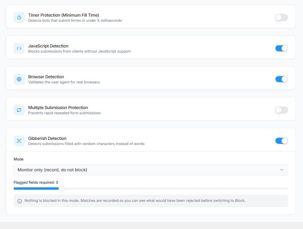 Protection Settings 페이지의 하단: Timer Protection 꺼짐, JavaScript Detection 켜짐, Browser Detection 켜짐, Multiple Submission Protection 꺼짐, Gibberish Detection은 켜짐이며 모드는 “Monitor only (record, do not block)”, “Flagged fields required: 3”